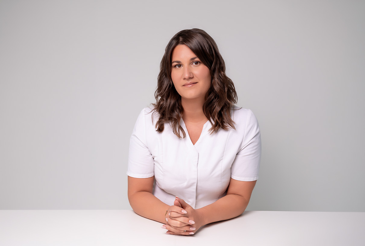 Professionnelle de santé en blouse blanche